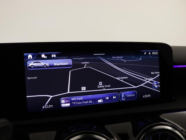 Mercedes-Benz A-KLASSE 180 Star Edition Limited | AMG Line | Nightpakket | Dodehoekassistent | Sfeerverlichting | Parkeerpakket met achteruitrijcamera | Extra USB-poorten | Draadloos oplaadsysteem voor Smartphone | KEYLESS GO-comfortpakket |