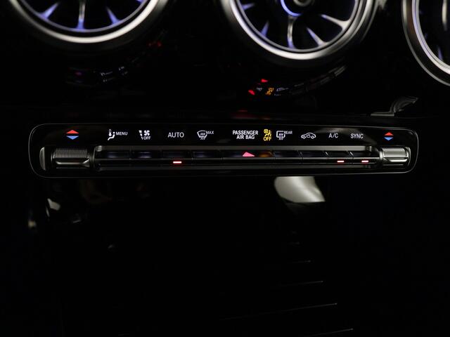 Mercedes-Benz A-KLASSE 180 Star Edition Limited | AMG Line | Nightpakket | Dodehoekassistent | Sfeerverlichting | Parkeerpakket met achteruitrijcamera | Extra USB-poorten | Draadloos oplaadsysteem voor Smartphone | KEYLESS GO-comfortpakket |