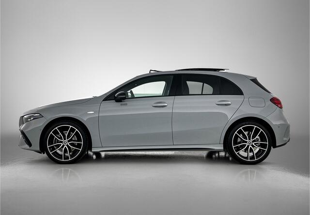 Mercedes-Benz A-KLASSE 250 e Business Solution AMG | AMG Line Plus pakket | Nightpakket | Dodehoekassistent | Parkeerpakket met 360°-camera | Antidiefstalpakket URBAN GUARD PLUS | Head-up display | Winter pakket | KEYLESS GO |