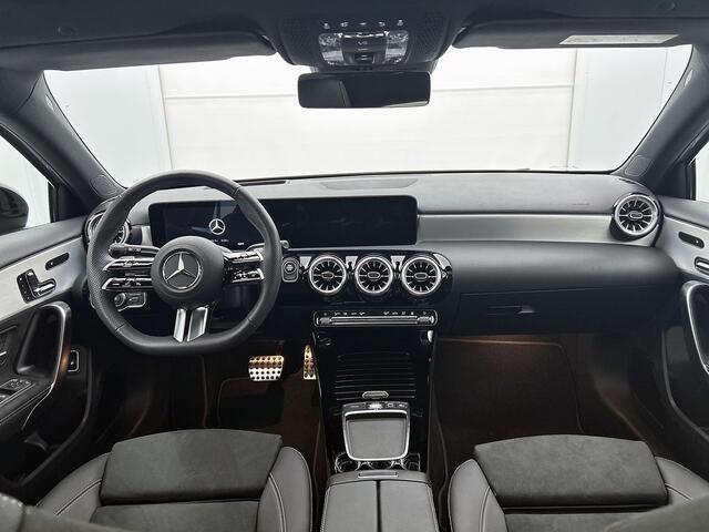 Mercedes-Benz A-KLASSE 250 e Business Solution AMG | AMG Line Plus pakket | Nightpakket | Dodehoekassistent | Parkeerpakket met 360°-camera | Antidiefstalpakket URBAN GUARD PLUS | Head-up display | Winter pakket | KEYLESS GO |