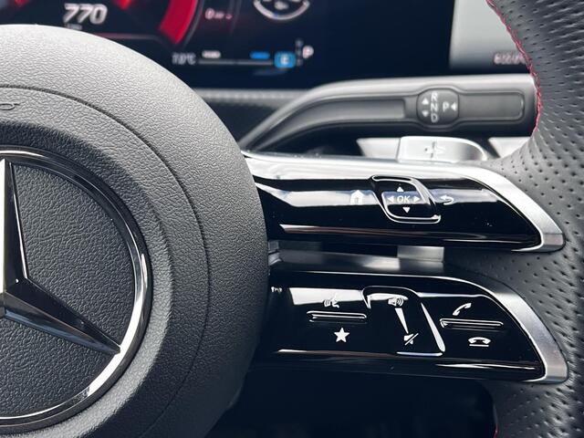 Mercedes-Benz A-KLASSE 200 AMG Line / Facelift / Elektr. Trekhaak 1.400kg / Adaptive Cruise Control / AMG Line / Stoelverwarming / Apple Carplay Android (Mercedes Me app) /