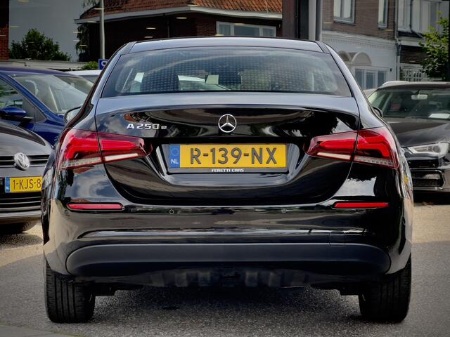 Mercedes-Benz A-KLASSE 250 e BETAAL NU 11450 GRATIS 50/50 DEAL 2JR RENTEVRIJ FINANCIEREN