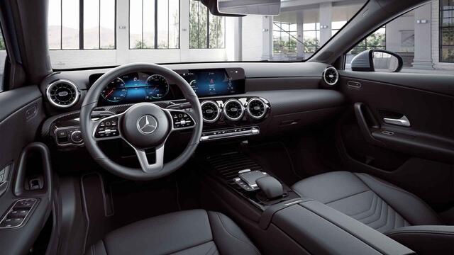 Mercedes-Benz A-KLASSE 250 e Business Line | Panoramadak | Rijassistentiepakket Plus | Stoelverwarming | Widescreen | Achteruitrijcamera |