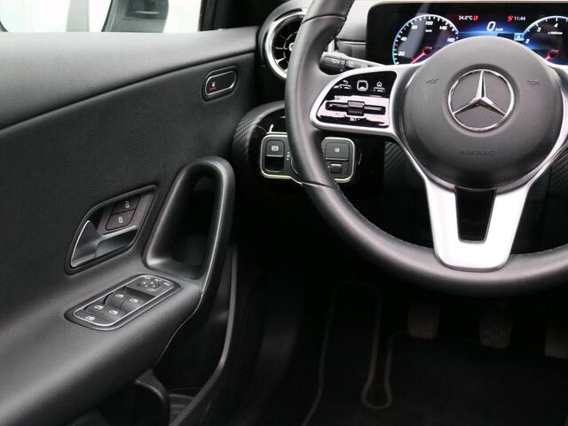 Mercedes-Benz A-KLASSE 180 Business Solution Panorama Schuif Kanteldak | Led koplampen. Inclusief 24 maanden MB Certified garantie voor Europa.