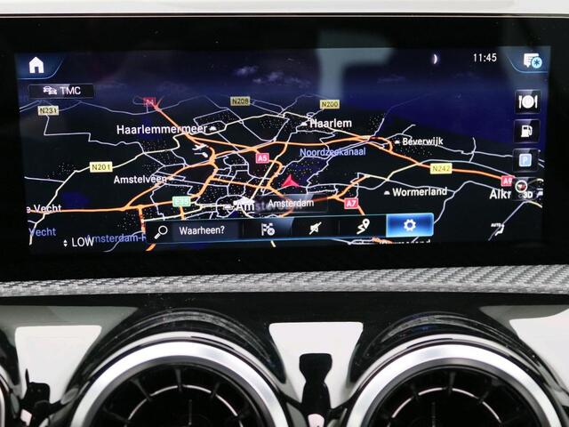 Mercedes-Benz A-KLASSE 180 Business Solution Panorama Schuif Kanteldak | Led koplampen. Inclusief 24 maanden MB Certified garantie voor Europa.