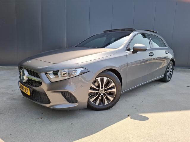 Mercedes-Benz A-KLASSE 180 PANO DAK WIDESCREEN 1e EIGENAAR CAMERA PARK ASSIST HALF LEER LED NAVI CRUISE