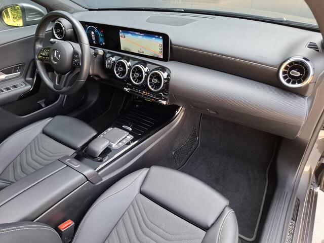 Mercedes-Benz A-KLASSE 180 PANO DAK WIDESCREEN 1e EIGENAAR CAMERA PARK ASSIST HALF LEER LED NAVI CRUISE