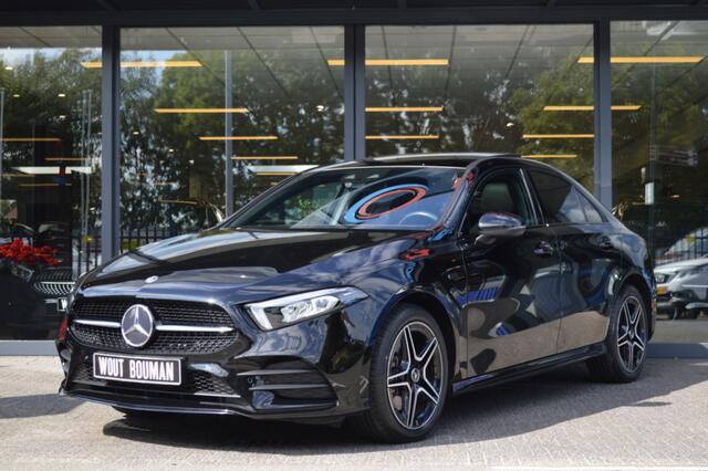 Mercedes-Benz A-KLASSE 250 e AMG Led Panorama Widescreen Sfeer Camera Night Augmented Pdc