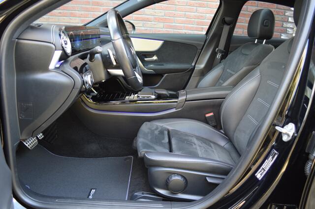 Mercedes-Benz A-KLASSE 250 e AMG Led Panorama Widescreen Sfeer Camera Night Augmented Pdc