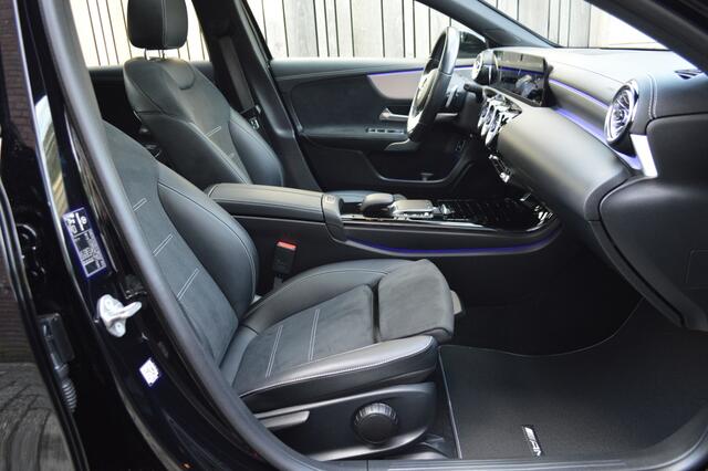 Mercedes-Benz A-KLASSE 250 e AMG Led Panorama Widescreen Sfeer Camera Night Augmented Pdc