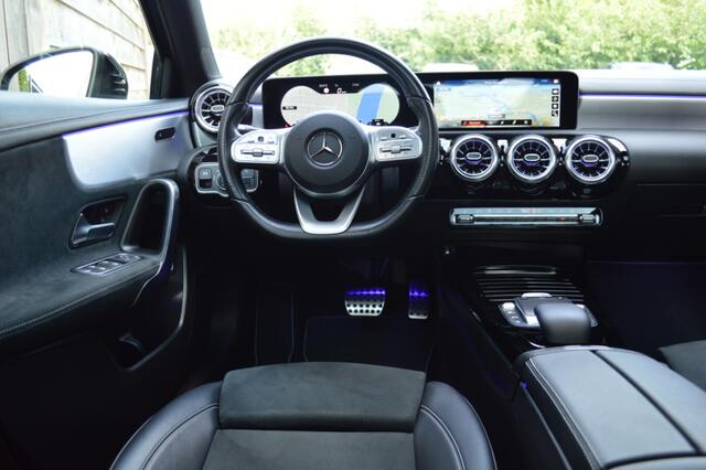 Mercedes-Benz A-KLASSE 250 e AMG Led Panorama Widescreen Sfeer Camera Night Augmented Pdc