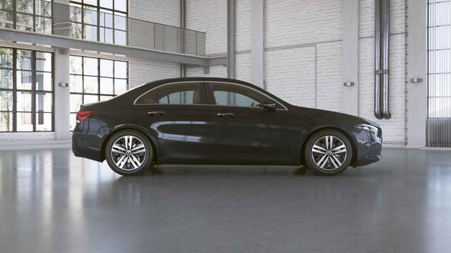 Mercedes-Benz A-KLASSE 180 Business Solution Luxury | Panoramadak | Memory | Widescreen | Keyless | Multibeam | Stoelverwarming |