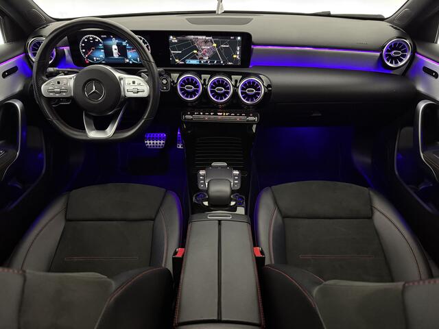 Mercedes-Benz A-KLASSE 180 Business Solution AMG Pano Sfeerverl. Virtual LED Clima Cruise Carplay Navi PDC 18"LMV