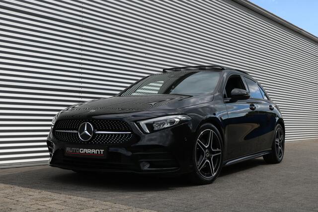 Mercedes-Benz A-KLASSE 200 AMG Pakket AMG NightPakket (Panoramadak Sportleder Carplay Widescreen Camera Full-Led PrivacyGlass Pdc V+A)