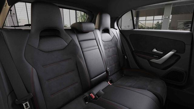 Mercedes-Benz A-KLASSE 250e Business Solution AMG | Panoramaschuifdak | Night pakket | Achteruitrijcamera | Stoelverwarming | MULTIBEAM LED |