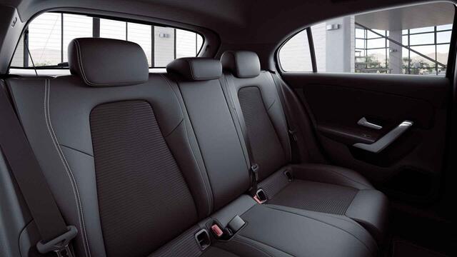 Mercedes-Benz A-KLASSE 200 | MBUX | Stoelverwarming | Parkeercamera | Spiegelpakket |