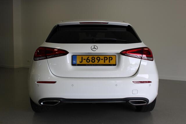 Mercedes-Benz A-KLASSE 180 d Business Solution Luxury | NAVIGATIE | PDC-V/A | LED | 17'LMV | CARPLAY | STOEL-VERW | CLIMA | DAB |