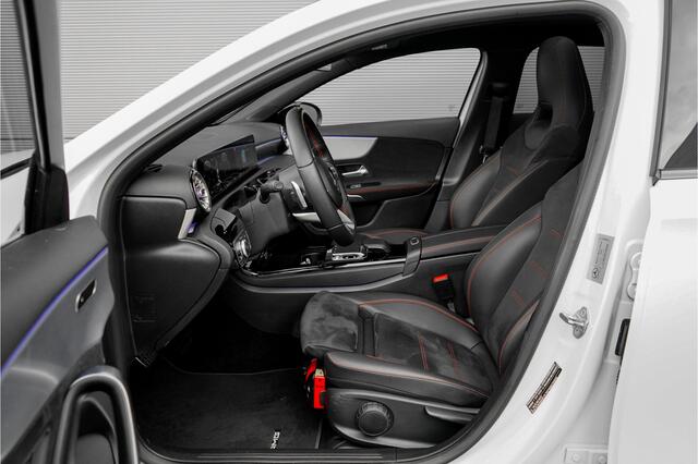 Mercedes-Benz A-KLASSE 200 AMG Night Pano Burmester Stoelverwarming