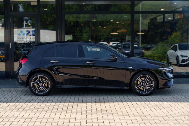 Mercedes-Benz A-KLASSE 250e Business Solution AMG | Panoramaschuifdak | Night pakket | Achteruitrijcamera | Stoelverwarming | MULTIBEAM LED |