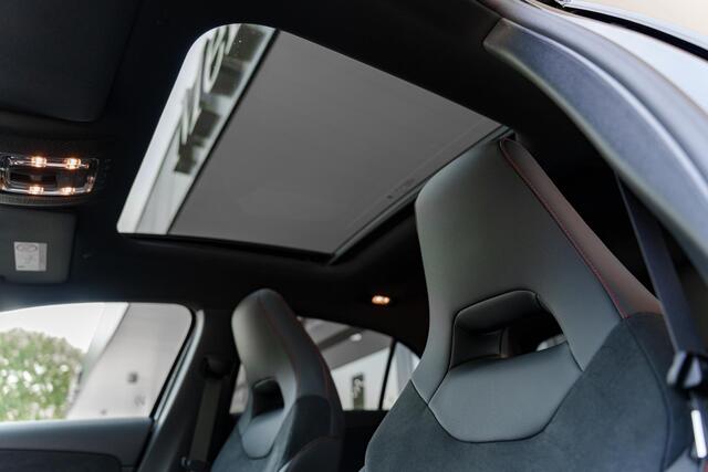 Mercedes-Benz A-KLASSE 250e Business Solution AMG | Panoramaschuifdak | Night pakket | Achteruitrijcamera | Stoelverwarming | MULTIBEAM LED |