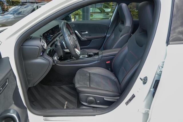 Mercedes-Benz A-KLASSE 250 224pk Premium |AMG-pakket|org. NL|BTW-auto|panoramadak|sportstoelen|sfeerverlichting|stoelverwarming|cruise control|parkeer camera|DAB|clima control|