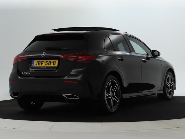 Mercedes-Benz A-KLASSE 250 e AMG Face Lift Plug-In Hybride | Panoramadak | Achteruitrijcamera | Nightpakket | Sfeerverlichting | Inclusief 24 maanden MB Certified garantie voor Europa.