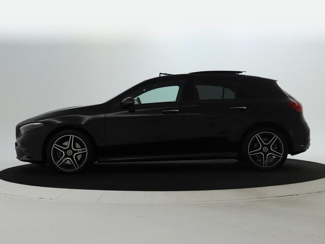Mercedes-Benz A-KLASSE 250 e AMG Face Lift Plug-In Hybride | Panoramadak | Achteruitrijcamera | Nightpakket | Sfeerverlichting | Inclusief 24 maanden MB Certified garantie voor Europa.
