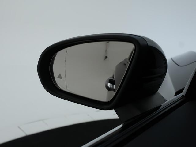 Mercedes-Benz A-KLASSE 250 e AMG Face Lift Plug-In Hybride | Panoramadak | Achteruitrijcamera | Nightpakket | Sfeerverlichting | Inclusief 24 maanden MB Certified garantie voor Europa.