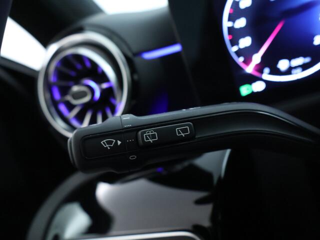 Mercedes-Benz A-KLASSE 250 e AMG Face Lift Plug-In Hybride | Panoramadak | Achteruitrijcamera | Nightpakket | Sfeerverlichting | Inclusief 24 maanden MB Certified garantie voor Europa.