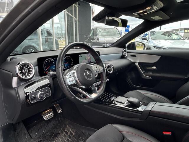 Mercedes-Benz A-KLASSE 180 AMG | Panoramadak | Sfeerverlichting