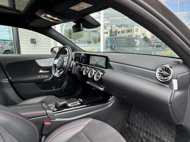 Mercedes-Benz A-KLASSE 180 AMG | Panoramadak | Sfeerverlichting