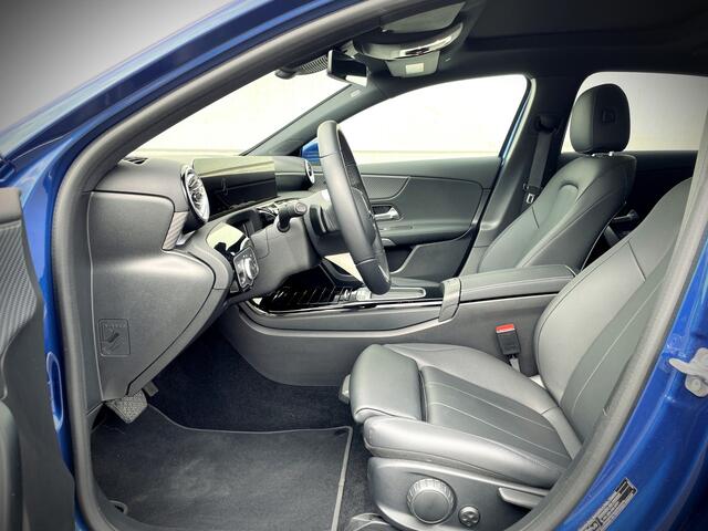 Mercedes-Benz A-KLASSE 250 e Luxury Line / PANO / WIDESCREEN / AMBIENT / LED / CARPLAY