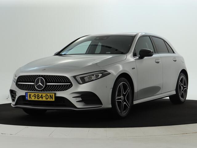 Mercedes-Benz A-KLASSE 250 e Business Solution AMG Inclusief 24 maanden MB Certified garantie voor Europa. AMG Line / nightpakket