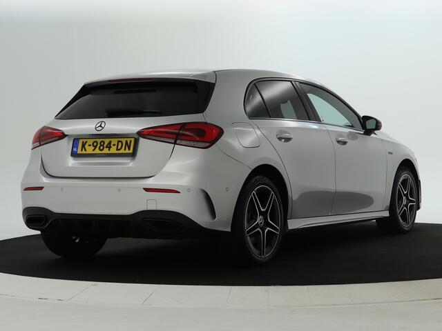 Mercedes-Benz A-KLASSE 250 e Business Solution AMG Inclusief 24 maanden MB Certified garantie voor Europa. AMG Line / nightpakket
