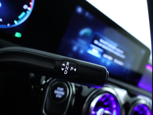 Mercedes-Benz A-KLASSE 250 e Business Solution AMG Inclusief 24 maanden MB Certified garantie voor Europa. AMG Line / nightpakket