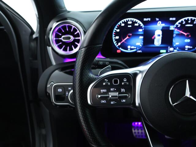 Mercedes-Benz A-KLASSE 250 e Business Solution AMG Inclusief 24 maanden MB Certified garantie voor Europa. AMG Line / nightpakket