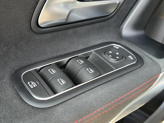 Mercedes-Benz A-KLASSE 250 e AMG Line