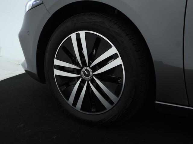 Mercedes-Benz A-KLASSE 250 e Advantage Panorama Schuif-Kanteldak | Lichtmetalen velgen | Navigatie |Sfeerverlichting | Memory Voorstoelen. Inclusief 24 maanden MB Certified garantie voor Europa.