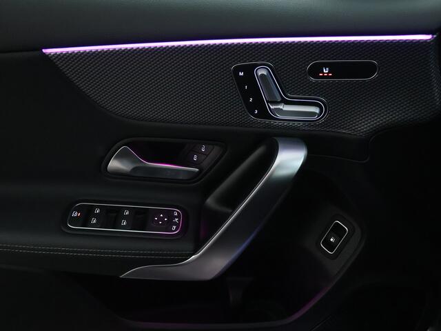 Mercedes-Benz A-KLASSE 250 e Advantage Panorama Schuif-Kanteldak | Lichtmetalen velgen | Navigatie |Sfeerverlichting | Memory Voorstoelen. Inclusief 24 maanden MB Certified garantie voor Europa.