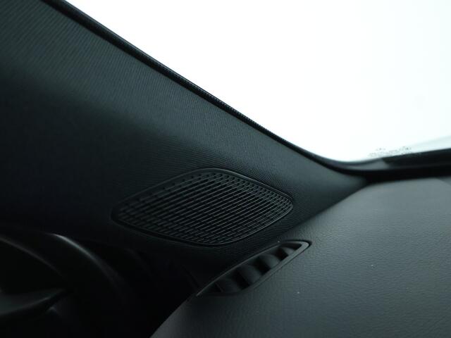 Mercedes-Benz A-KLASSE 250 e Advantage Panorama Schuif-Kanteldak | Lichtmetalen velgen | Navigatie |Sfeerverlichting | Memory Voorstoelen. Inclusief 24 maanden MB Certified garantie voor Europa.