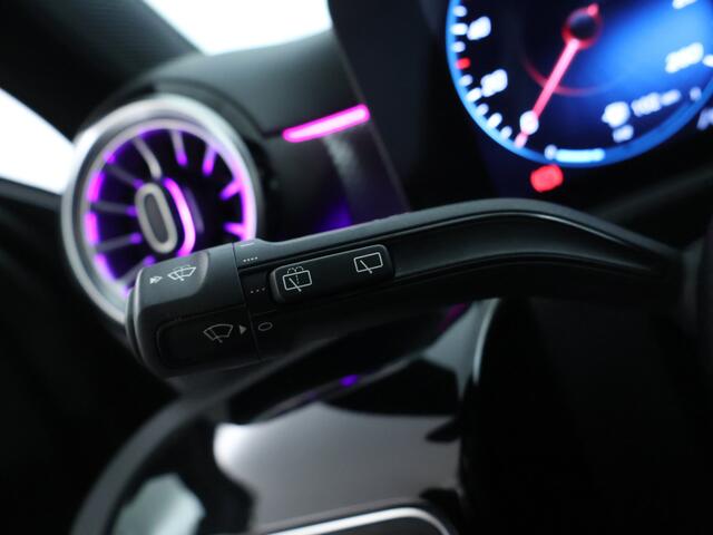 Mercedes-Benz A-KLASSE 250 e Advantage Panorama Schuif-Kanteldak | Lichtmetalen velgen | Navigatie |Sfeerverlichting | Memory Voorstoelen. Inclusief 24 maanden MB Certified garantie voor Europa.