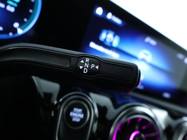 Mercedes-Benz A-KLASSE 250 e Advantage Panorama Schuif-Kanteldak | Lichtmetalen velgen | Navigatie |Sfeerverlichting | Memory Voorstoelen. Inclusief 24 maanden MB Certified garantie voor Europa.