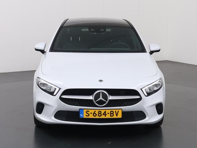 Mercedes-Benz A-KLASSE 250 e Business Line | Panoramadak | Rijassistentiepakket Plus | Stoelverwarming | Widescreen | Achteruitrijcamera |