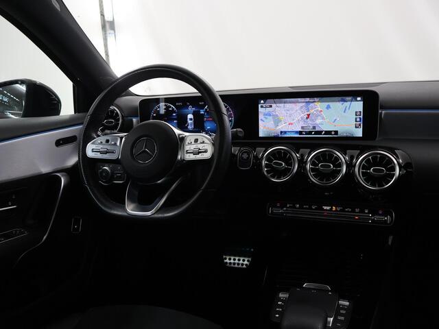 Mercedes-Benz A-KLASSE 250 e Business Solution AMG Limited | Night | Panoramadak | Stoelverwarming | Achteruitrijcamera | Sfeerverlichting |