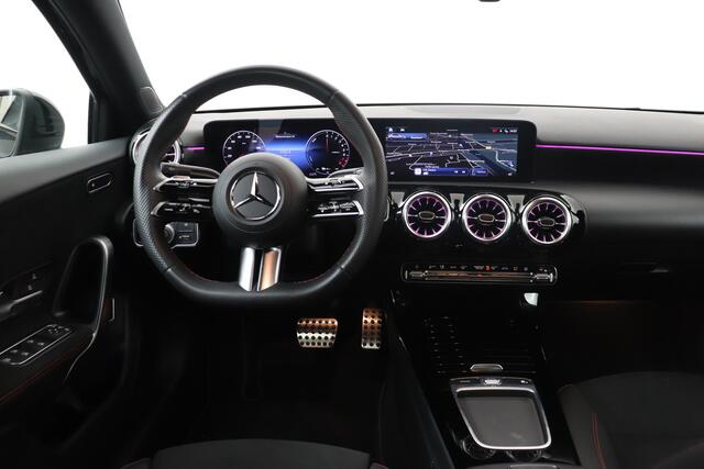 Mercedes-Benz A-KLASSE A 250e AMG 273 PK N.W Type Pano-dak Adapt. Cruise Sfeerverlichting