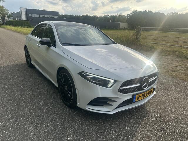 Mercedes-Benz A-KLASSE 180 AMG Line