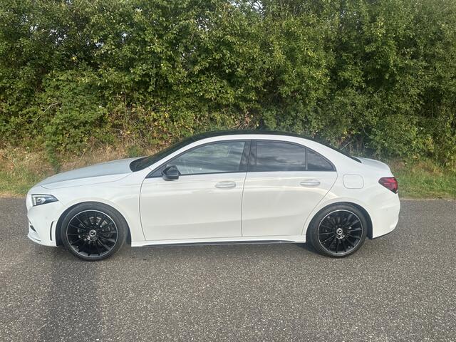 Mercedes-Benz A-KLASSE 180 AMG Line