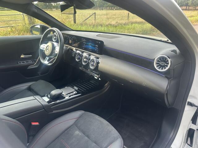 Mercedes-Benz A-KLASSE 180 AMG Line
