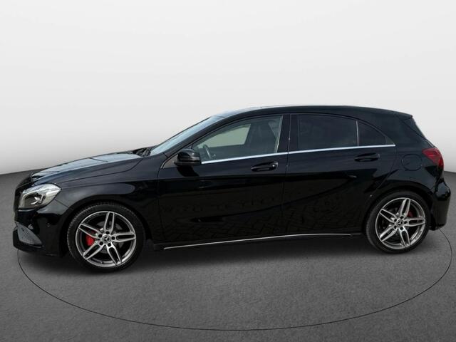 Mercedes-Benz A-KLASSE 180 Business Solution AMG [ Camera Keyless Nav ]