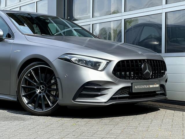 Mercedes-Benz A-KLASSE AMG 35 | 4MATIC | 306pk | Matt Grey | Leer | Camera | Elek stoelen | Adapt Cruise | | Kuipstoelen | Standkachel